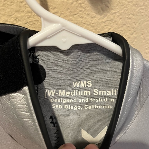 Xterra Women’s Vengeance Sleeveless Triathlon Suit - Picture 2 of 3